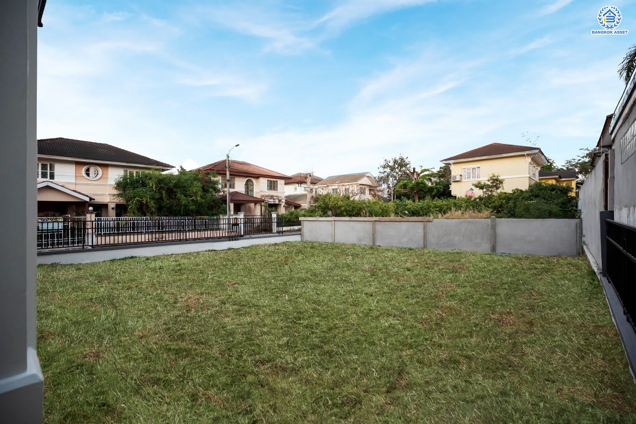 บ้านมือสองตกแต่งใหม่ แบรนด์ LH โครงการ ชัยพฤกษ์ วัดลาดปลาดุก ตอบโจทย์ทุกการอยู่อาศัย เนื้อที่ 106 ตร.ว. พื้นที่ใช้สอยมากถึง 225.5 ตร.ม. ฟังก์ชัน 3 ห้องนอน 4 ห้องน้ำ 1 ห้องแม่บ้าน จอดรถได้ 2 คัน บนทำเลดีที่สุด! ใกล้เซ็นทรัลเวสต์เกต ทางด่วน "กาญจนาภิเษก" และรถไฟฟ้าสายสีม่วง "สถานีคลองบางไผ่"